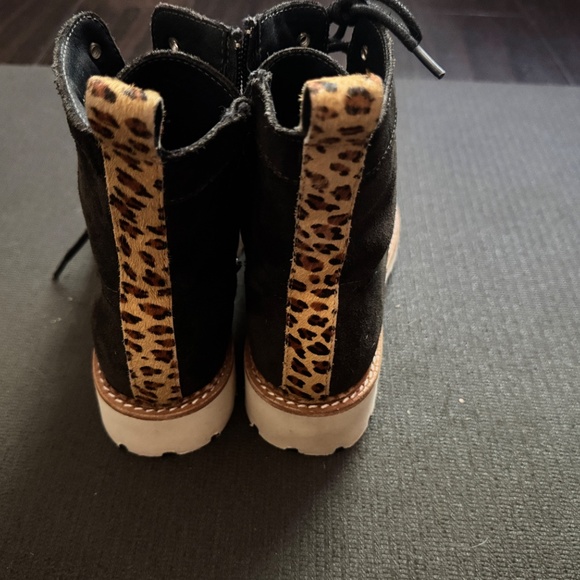 Dolce Vita Black Suede Combat boots (cheetah) - Picture 2 of 5